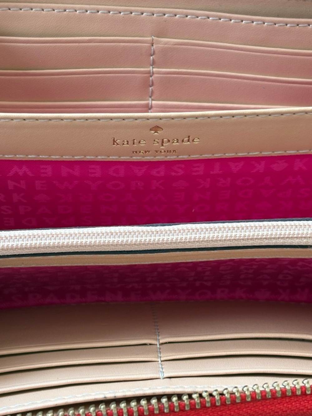 kate spade red zip-around leather wallet with gold logo plaque - Picture 5 of 5